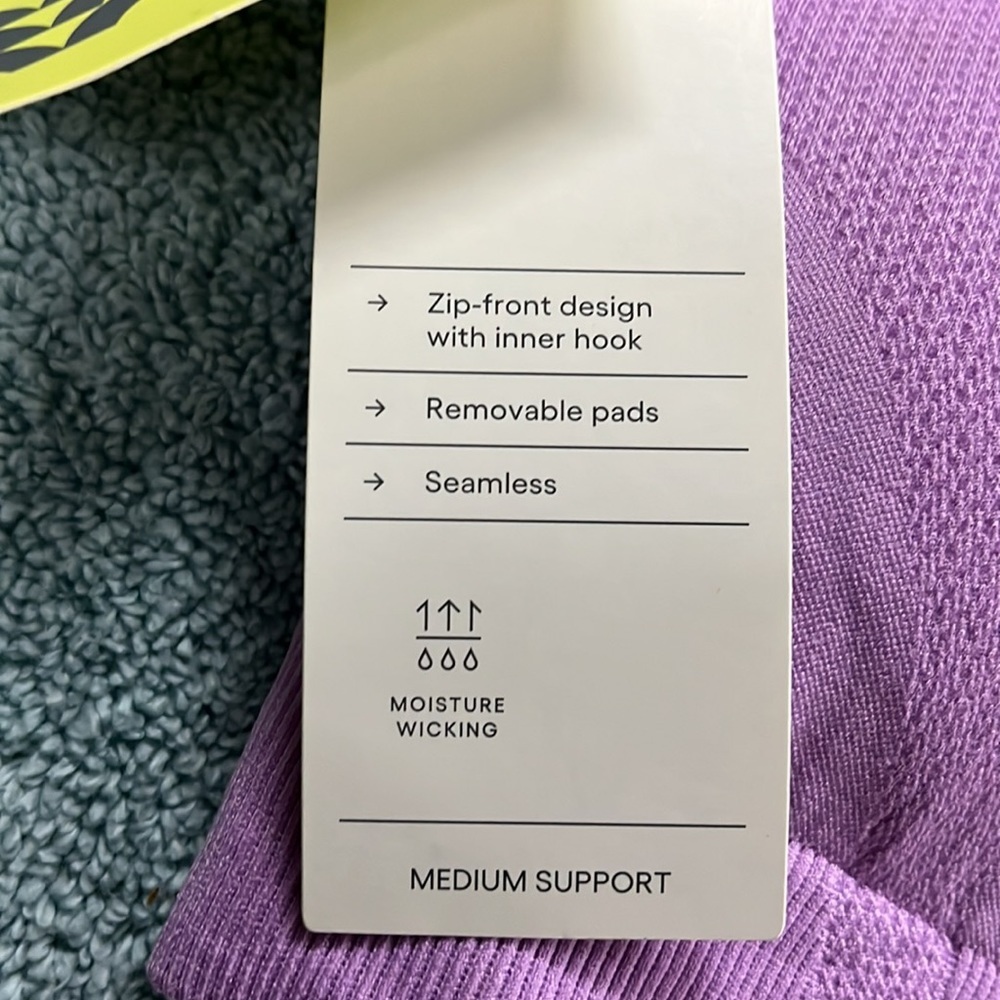 All in motion seamless front zip bra - Picture 6 of 7